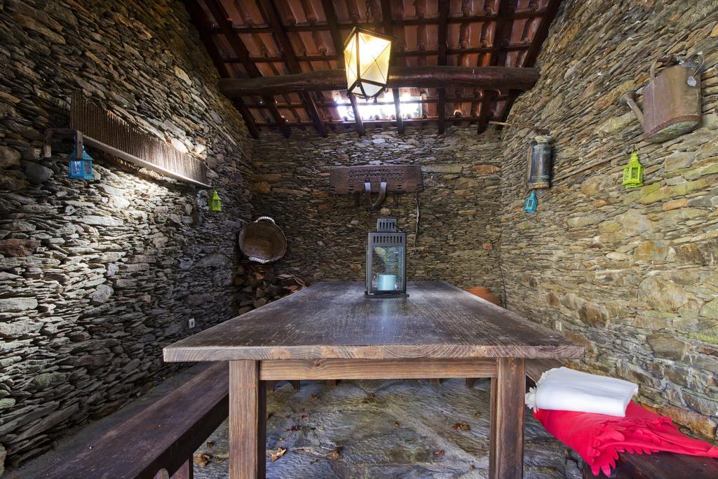 Quinta De Mouraes - Casa Do Xisto Guest House Lever Bagian luar foto